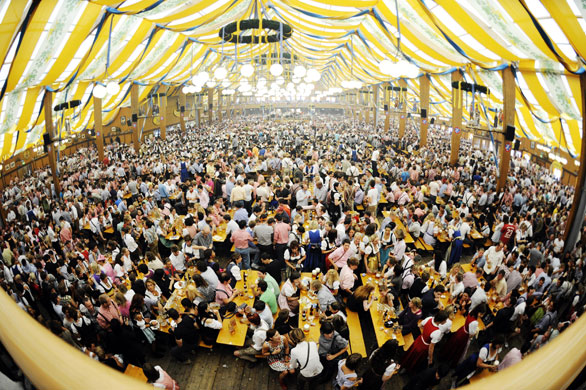 Oktoberfest in Munich : Oktoberfest starts in Munich 