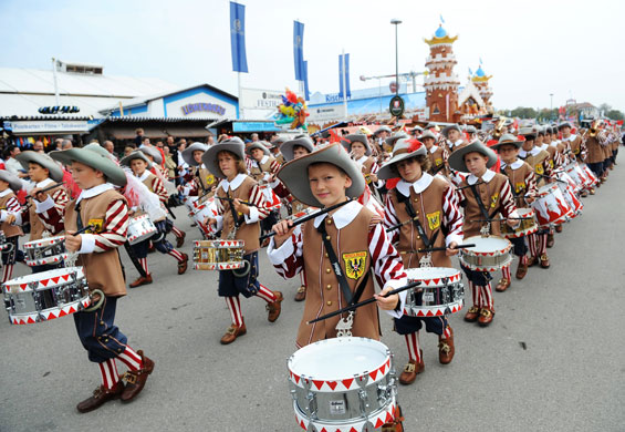 Oktoberfest in Munich : Oktoberfest starts in Munich 