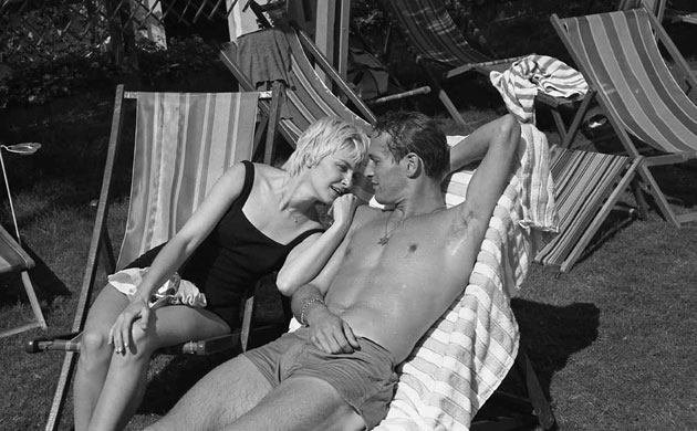 Paul Newman: Paul Newman on a deckchair