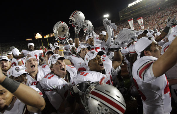 24sport: The Buckeyes players celebrate their victory at the end of the game