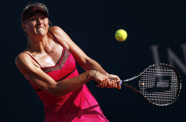 24sport: Sharapova returns to Venus Williams at their exhibition match in Hua Hin