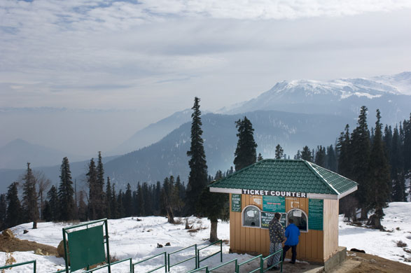Kashmir: Skiing in Kasmir