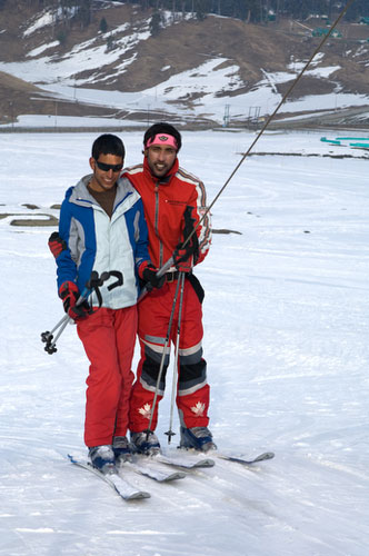 Kashmir: Skiing in Kashmir