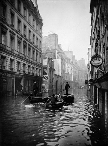 Flooding in Paris in 1910