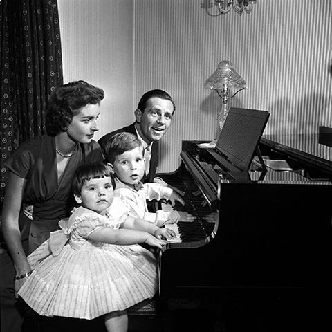 Norman Wisdom: Norman Wisdom with his wife Freda and  children Jacqueline and Nicholas 