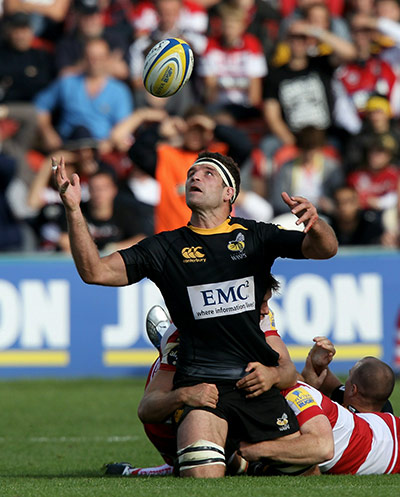 Heineken preview: Joe Worsley of Wasps loses the ball as Brett Deacon tackles