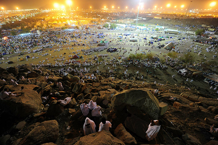 Hajj Pilgimage: Muslim pilgrims arrive to pray at Mount Arafat