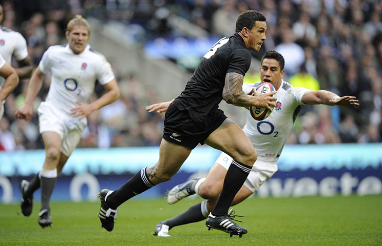 England v All Blacks: Sonny Bill Williams runs past ex Kiwi rugby league teammate Shontayne Hape