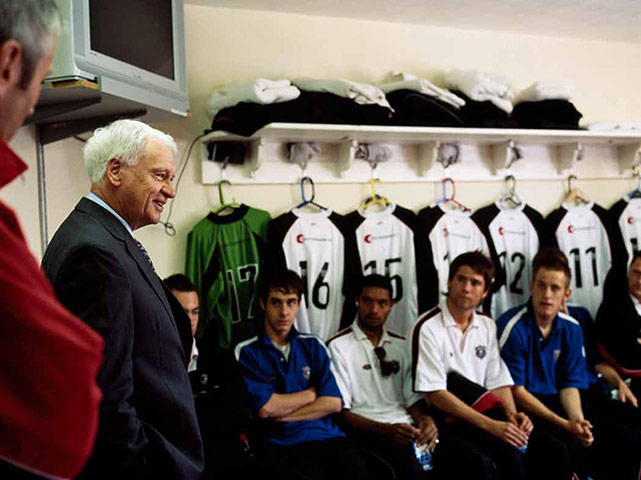 Cradle of the Game: Bobby Robson 'In the dressing-room'