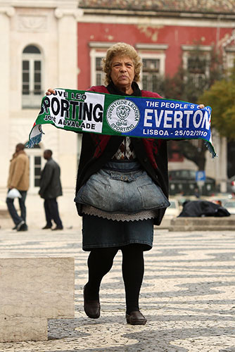 Europa League: A Lisbon local sells scarves ahead of Sporting Lisbon v Everton