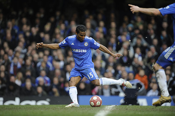 Chelsea v : Florent Malouda makes it 3-1