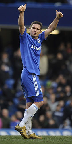 Chelsea v West Ham: Frank Lampard gives a thumbs up to the home fans