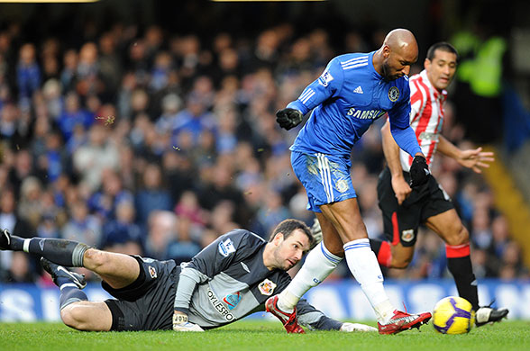 Title race gallery: Nicolas Anelka scores Chelsea's first past Sunderland keeper Marton Fulop