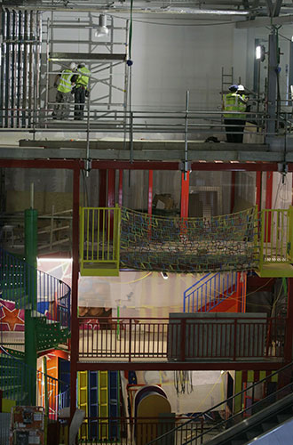 Grand Pier: Construction workers complete the interior