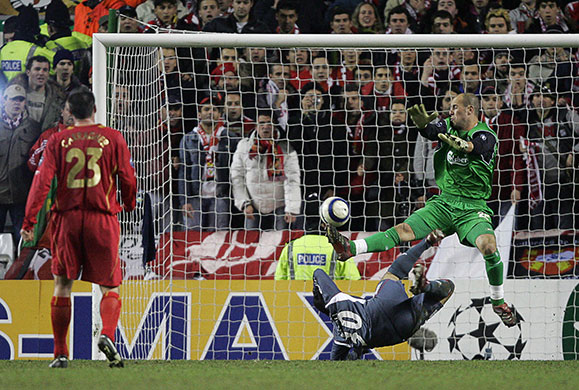 http://static.guim.co.uk/sys-images/Guardian/Pix/pictures/2010/6/3/1275569054305/Liverpool-goalkeeper-Jose-017.jpg