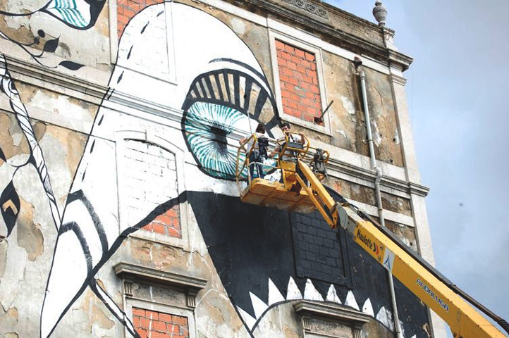 Lisbon graffiti: Lisbon 11