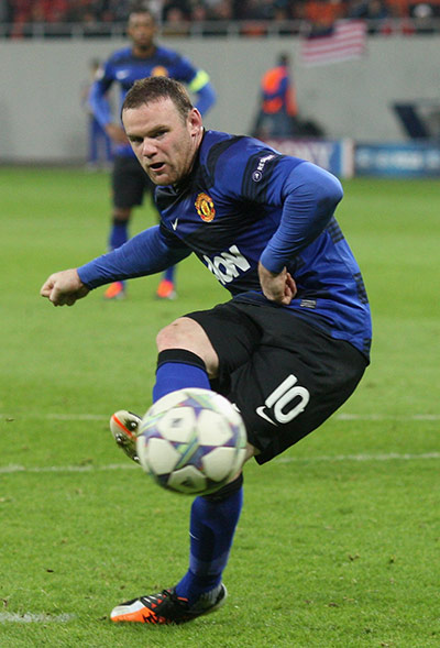 Tuesday Champions League: Wayne Rooney scores his 2nd penalty in United's 2-0 win over Otelul Galati