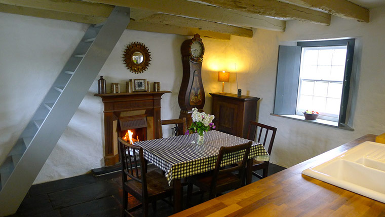 Christmas cottages: Cwm cottage, Pembrokeshire