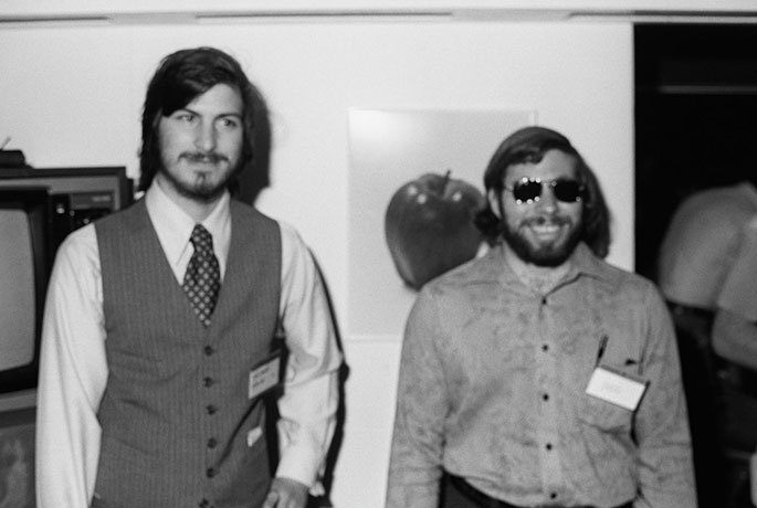 steve jobs dies: 16 or 17 April 1977: Steve Jobs and Steve Wozniak