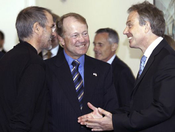 steve jobs dies: 6 October 2011: Jobs with Tony Blair, the former British prime minister