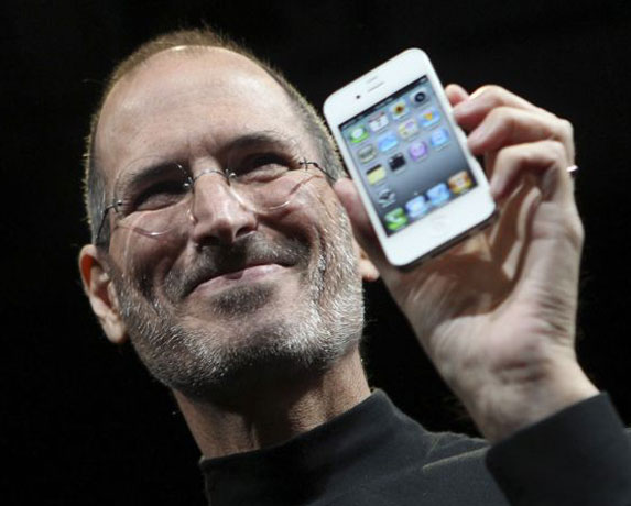 steve jobs dies: June 7 2010: Jobs shows off the iPhone 4 in San Francisco