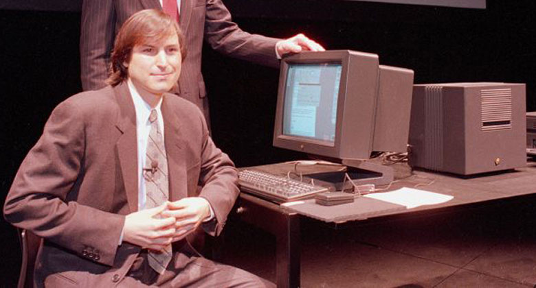 steve jobs dies: 30 March 1989: Steve Jobs as chairman of NeXT Computer