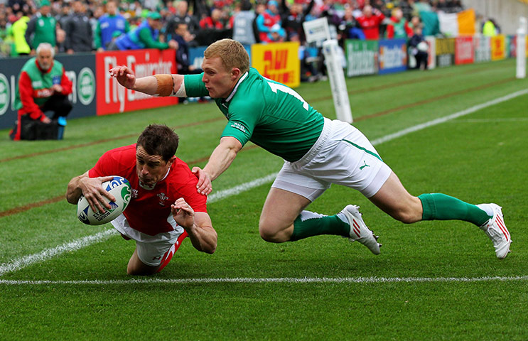 Ireland v Wales: Shane Williams scores a try against Ireland in the World Cup quarter-final