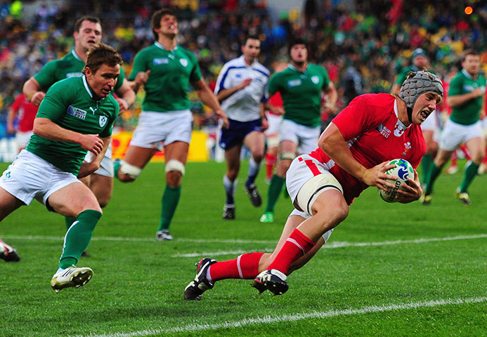 Ireland v Wales: Jonathan Davies scores Wales' 3rd try against Ireland 