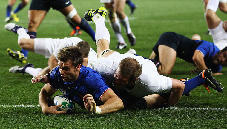England v France: Vincent Clerc scores a try for England 