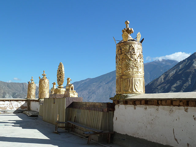 Travel: tiered roofs of Dongzhulin monastery
