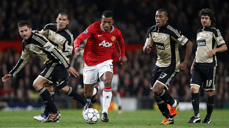 Champions League Tuesday: Manchester United's Nani runs through the Benfica defence