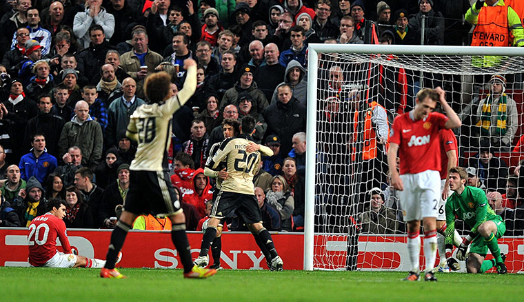 Tuesday Champions League: Pablo Aimar equalises for Benfica against Manchester United