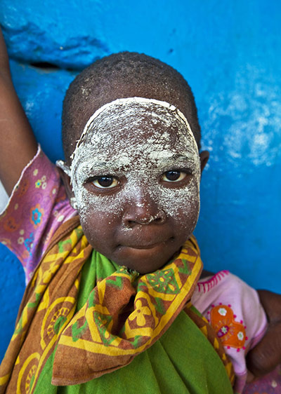 Mozambique dhow trip: young girl on Arimba island