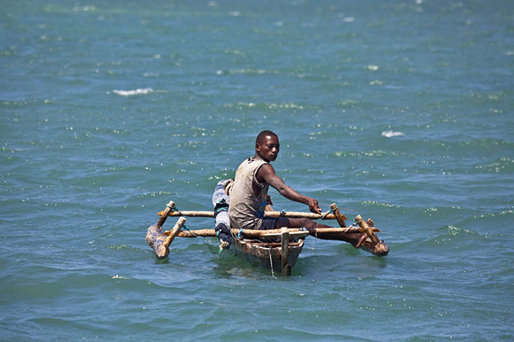 Mozambique dhow trip: Arimba fisherman