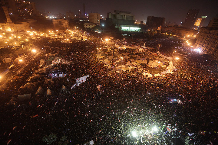 http://static.guim.co.uk/sys-images/Guardian/Pix/pictures/2011/2/11/1297446654197/Egyptian-anti-government--010.jpg
