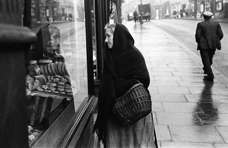 Wigan 1939: Baker's Window