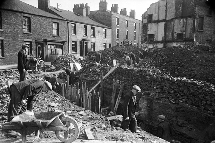 Wigan 1939: Shelter Construction