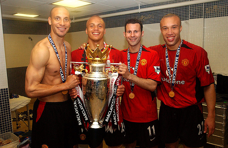 Giggs-with-his-fourth-pre-011.jpg