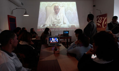 Pope-Benedict-on-TV-007.jpg