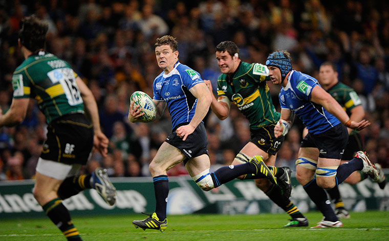 Heineken Cup Final: Brian O'Driscoll runs clear and looks towards Ben Foden