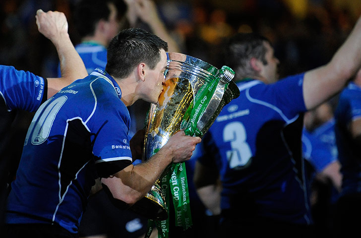 Heineken Cup Final: Jonny Sexton kisses the trophy 