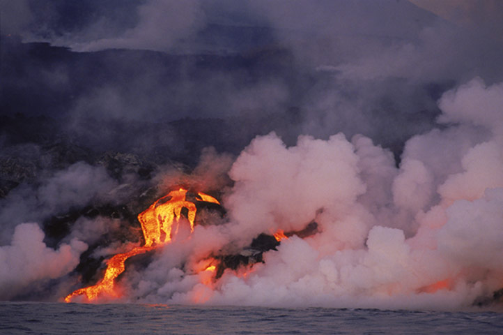 Galapagos : galapagos volcano