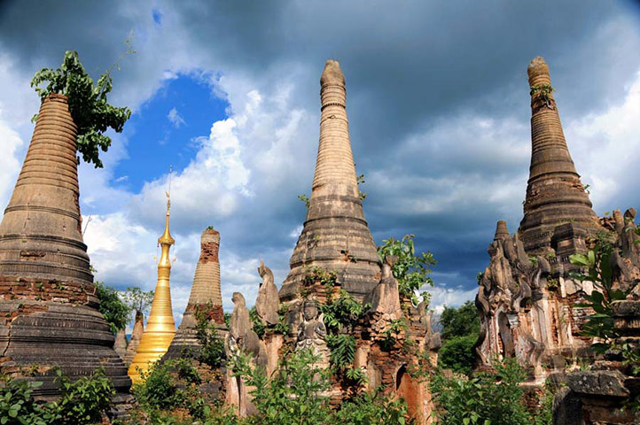 Burma gallery: Ancient temples at Indein