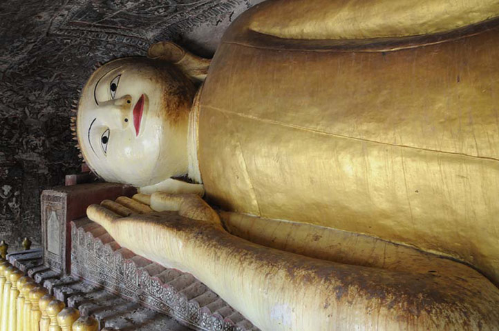 Burma gallery: reclining Buddha, Po Win Taung