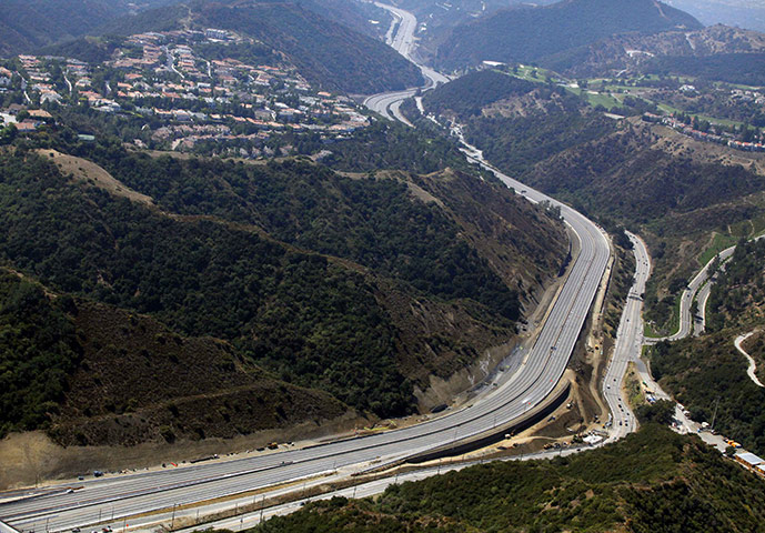 Carmageddon: An empty 405 freeway in Los Angeles