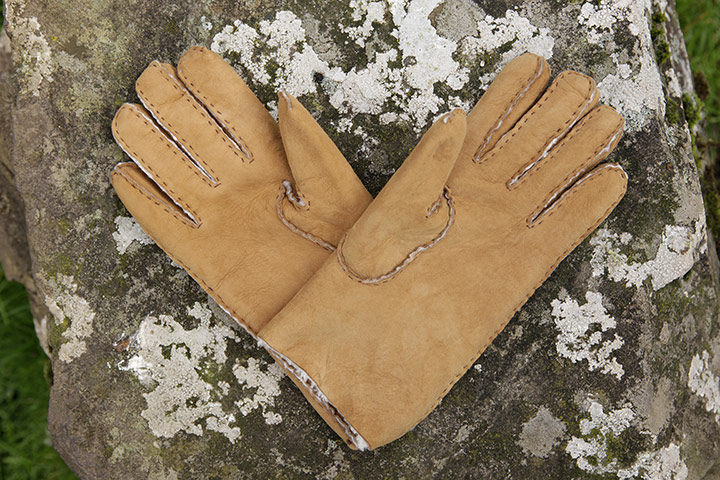 Travel - cool kit gallery: Men's sheepskin gloves