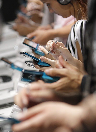 Tokyo Game Show: Visitors try out Square Enix's new games on Nintendo 3DS units