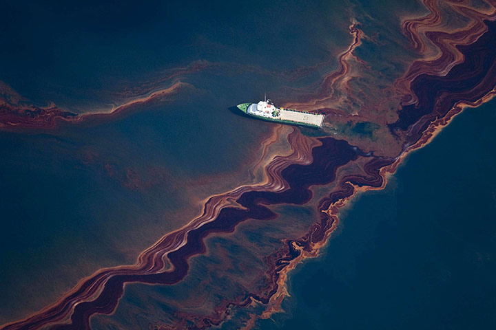 Best of the best: New An aerial view of the oil leaked from the Deepwater Horizon wellhead