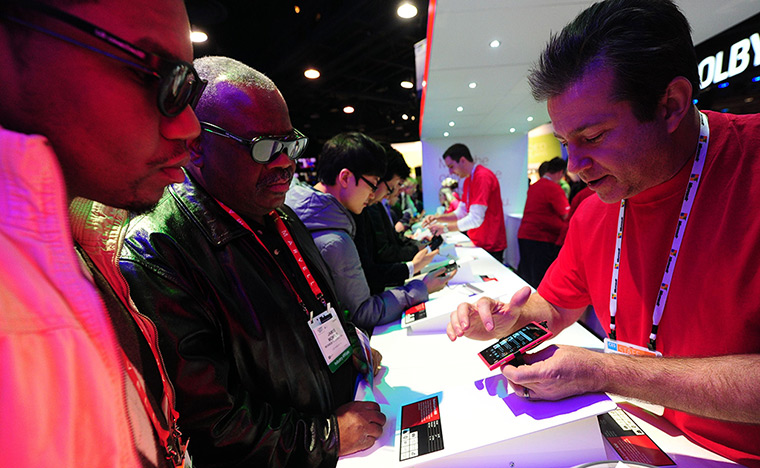 CES 2012: A Windows rep gives a demonstration of features available on the Lumia 800