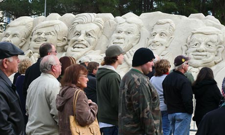 GOP candidates sand sculpture